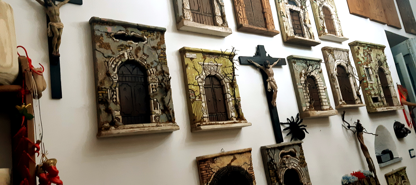 Strumenti etnici a Napoli, lavorazioni artigianali